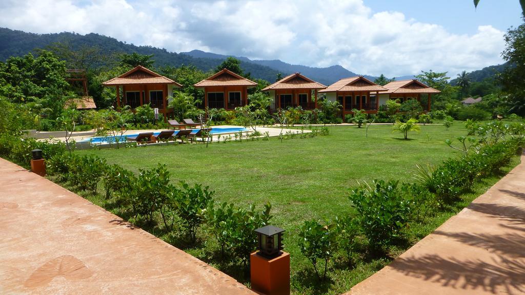 Khao Sok Jasmine Garden Resort - Sha Certified Khao Sok National Park エクステリア 写真