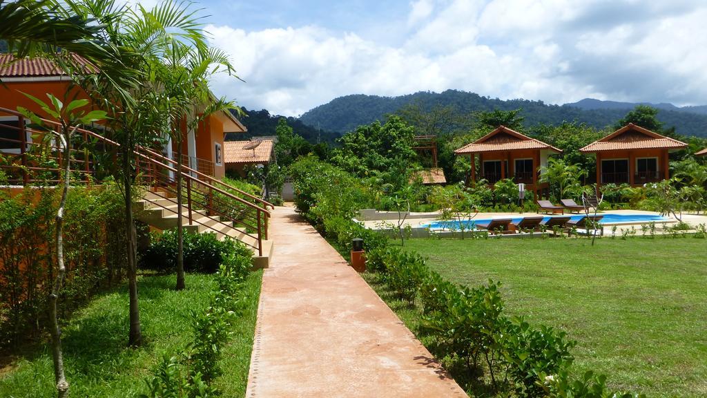 Khao Sok Jasmine Garden Resort - Sha Certified Khao Sok National Park エクステリア 写真